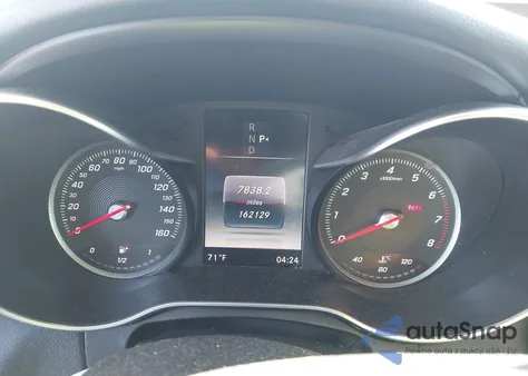 2016 Mercedes-Benz C 300 z USA, uszkodzony, nr VIN 55SWF4JBXGU121970